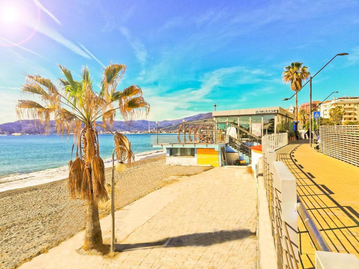 Ferienwohnung Modern & Bright Flat - 2 Min From The Sea Savona Exterior foto