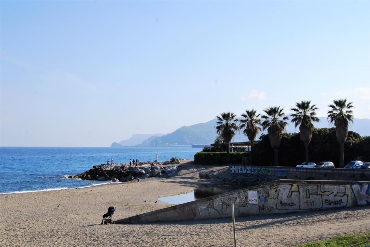 Ferienwohnung Modern & Bright Flat - 2 Min From The Sea Savona Exterior foto