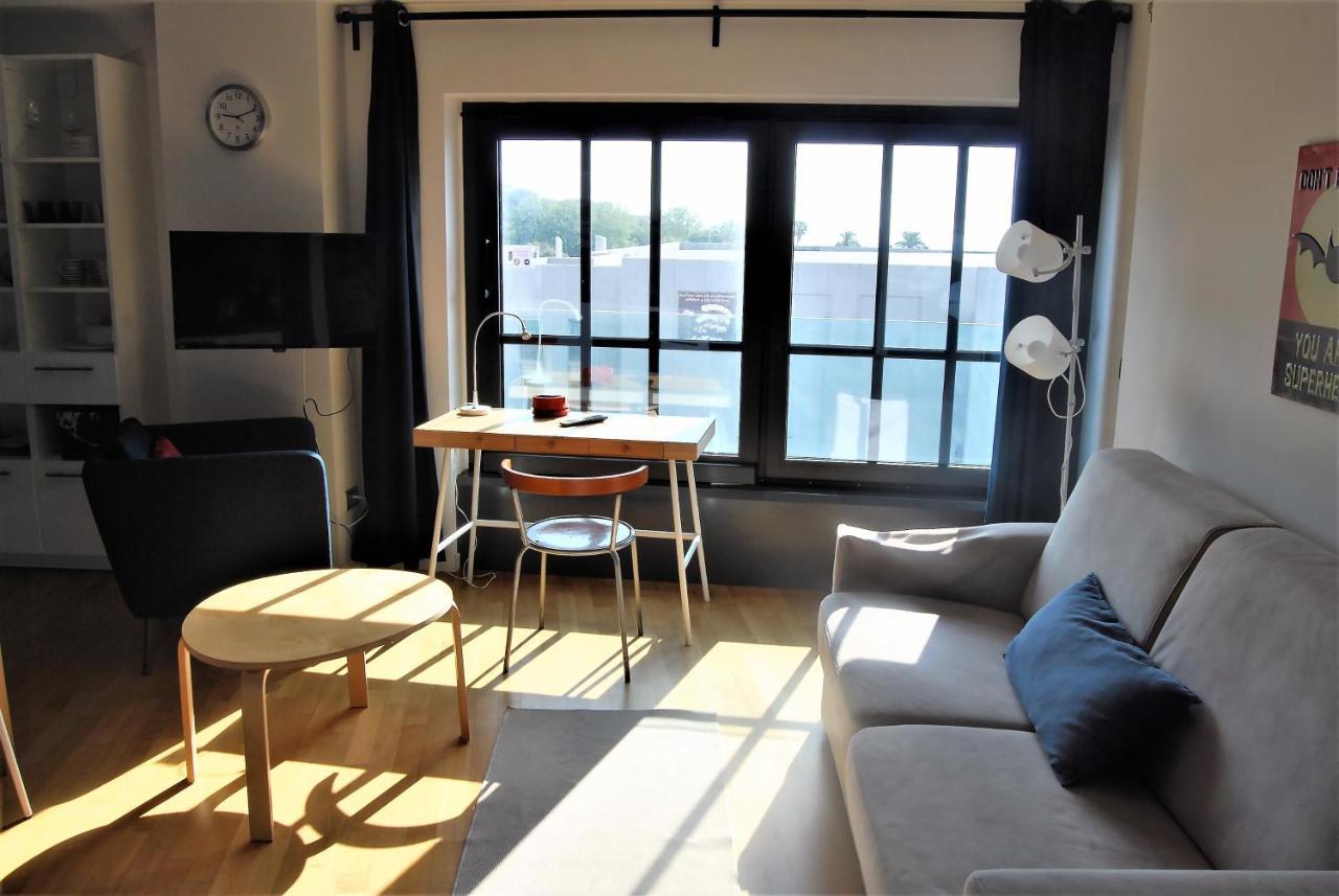 Ferienwohnung Modern & Bright Flat - 2 Min From The Sea Savona Exterior foto