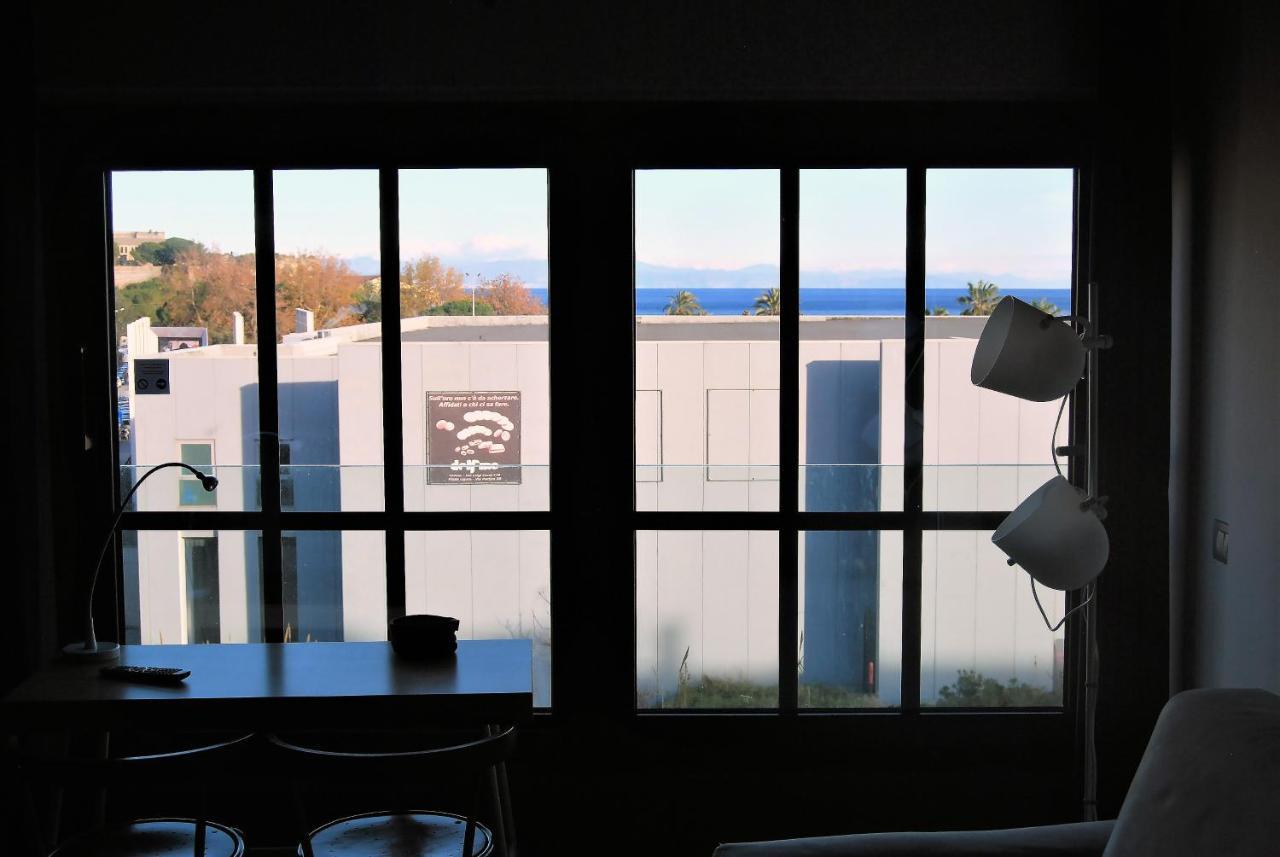 Ferienwohnung Modern & Bright Flat - 2 Min From The Sea Savona Exterior foto