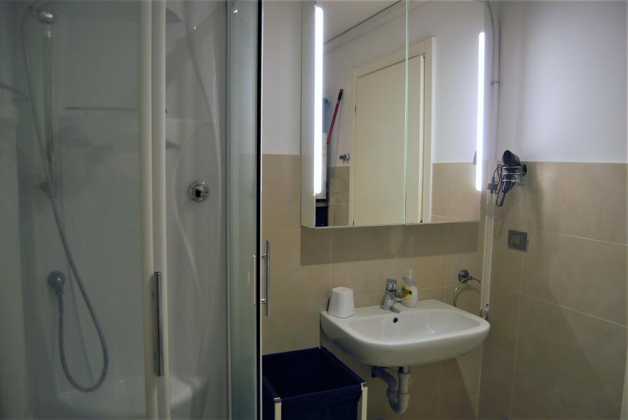 Ferienwohnung Modern & Bright Flat - 2 Min From The Sea Savona Exterior foto